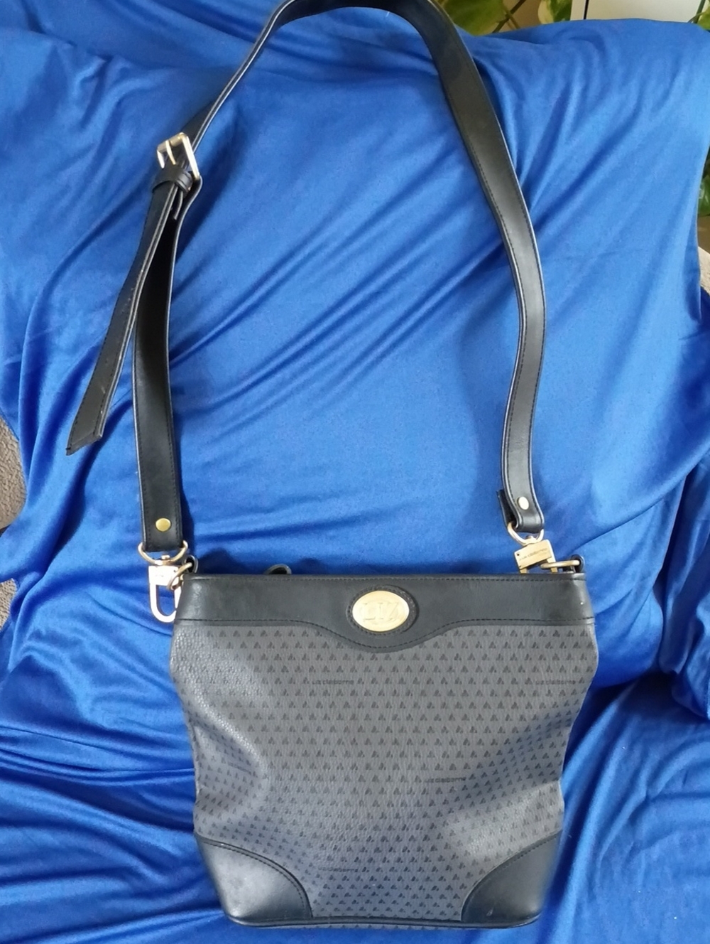Liz Claiborne Black and Gold Shoulder Bag